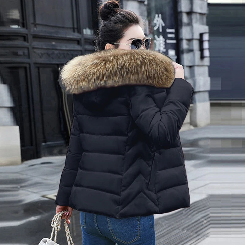 Manteau d'automne pour femme, veste courte à capuche, parka chaude 2026, grande fourrure, doudoune matelassée pour femme, grande taille