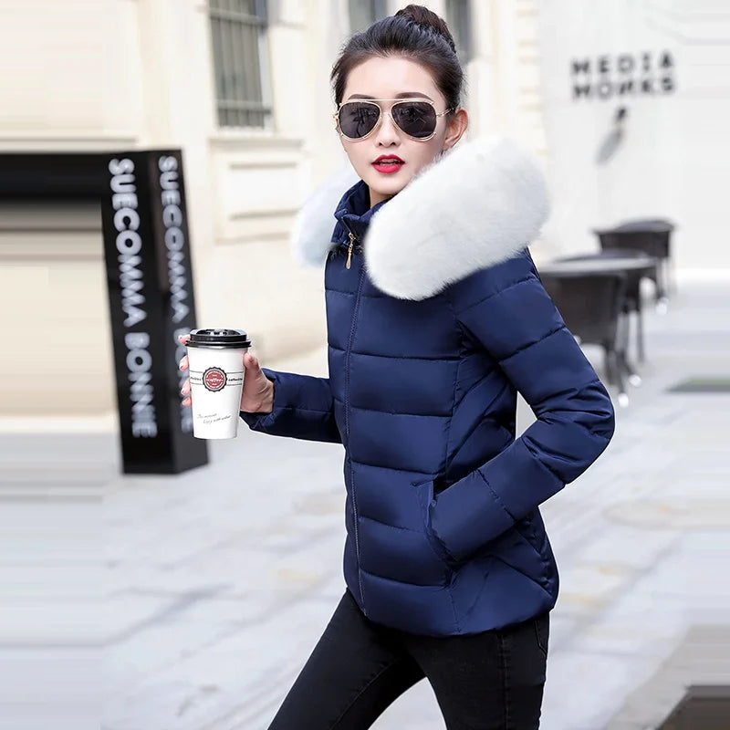 Manteau d'automne pour femme, veste courte à capuche, parka chaude 2026, grande fourrure, doudoune matelassée pour femme, grande taille