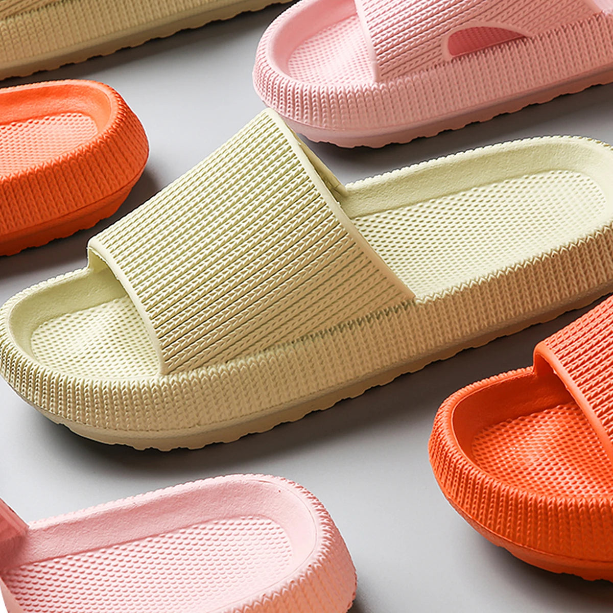 Pantoufles Step on the Sense of Shit, vêtements d'été pour la maison, chaussures antidérapantes à semelles souples, pantoufles simples Eva pour hommes