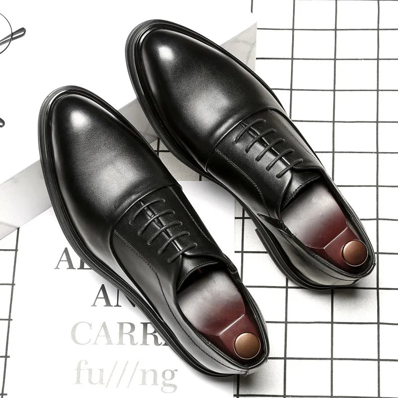 Hommes bout pointu à lacets chaussures habillées hommes semelle épaisse affaires chaussures en cuir décontracté britannique en cuir souple hommes chaussures de mariage de luxe