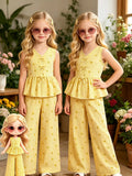 Tenue d'été 2 pièces pour enfants filles, haut à volants sans manches à col en V avec imprimé à rayures verticales jaunes et pantalon à jambes larges taille haute, décontracté