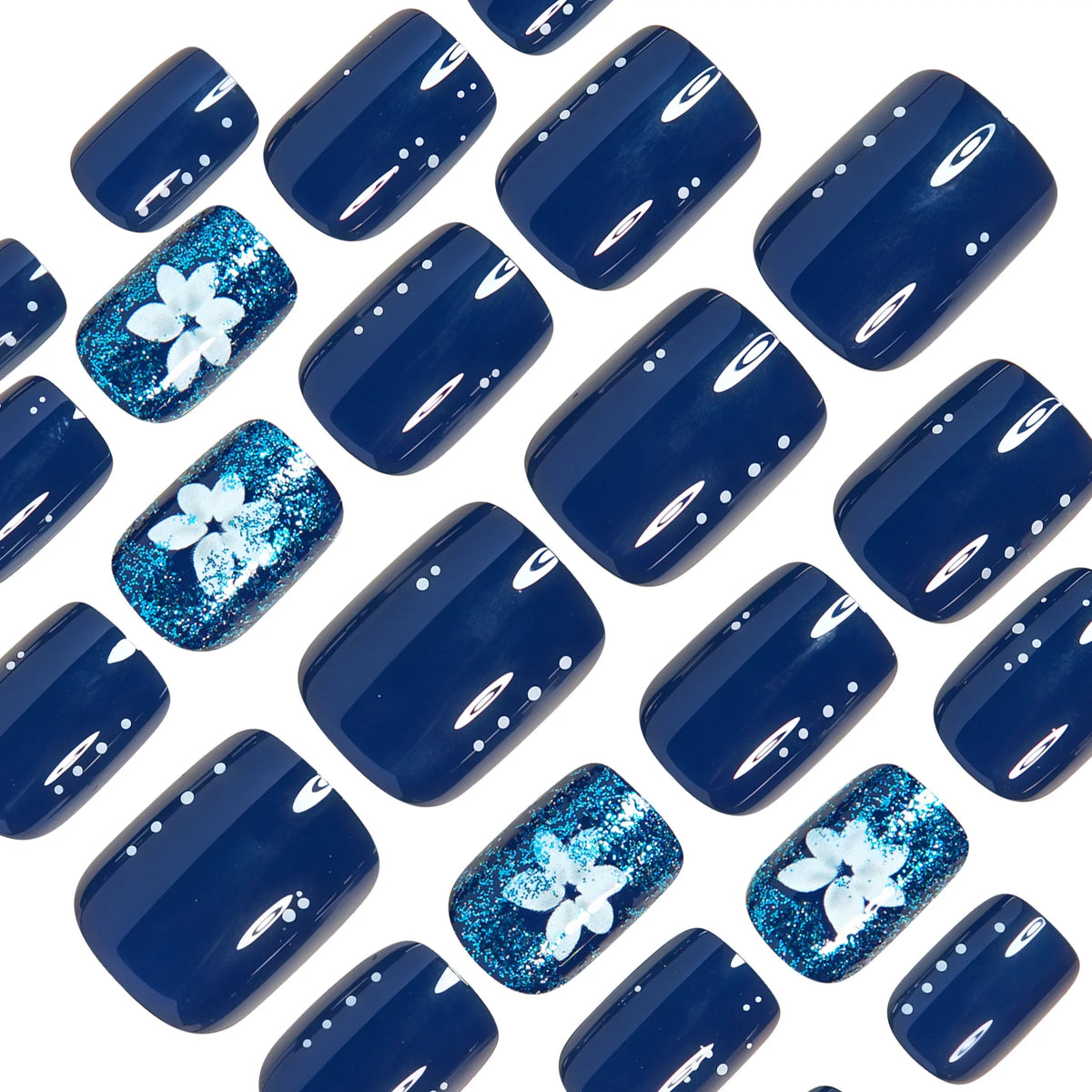 Faux ongles courts carrés pour femmes et filles, dégradé bleu foncé avec motif floral, couverture complète, pose facile, acrylique, faux ongles décoratifs.