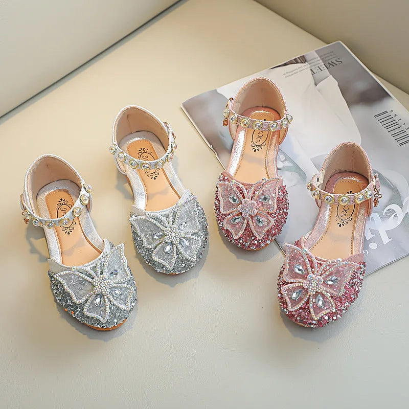 Nouvelles sandales d'été pour filles, style princesse, à nœud, chaussures Mary Jane à bout fermé et semelle souple pour enfants, chaussures de scène plates et décontractées pour la danse