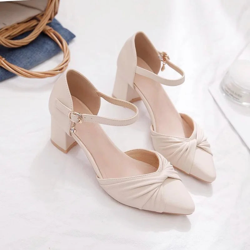 Chaussures à talons élégantes pour soirée de bal |   Pumps à talon bloc et bride cheville pour femme, printemps 2026 |   Sandales décontractées confortables à bout fermé et découpé