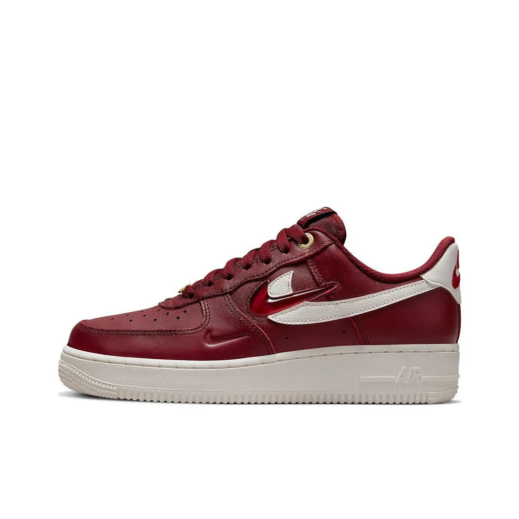 Nike Air Force 1 Low '07 Premium History Of Logos Team Rouge Femme DZ5616-600