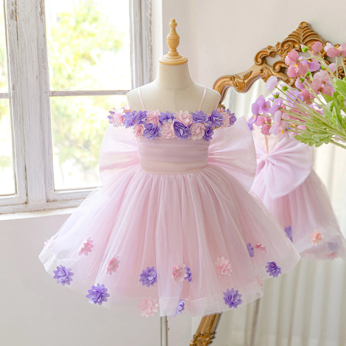 Robe de princesse en tulle fleuri pour filles, idéale pour les mariages et les demoiselles d'honneur