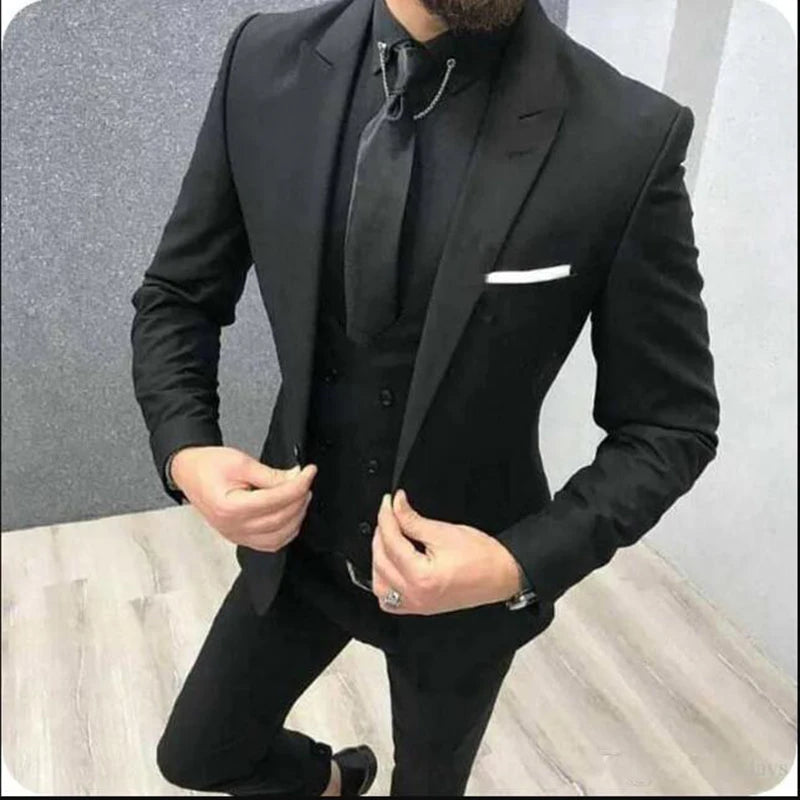 Costumes de mariage classiques pour hommes, sur mesure, revers à pointe, smoking de mariage, coupe cintrée, costume masculin (veste + pantalon + gilet), nouvelle collection 2024
