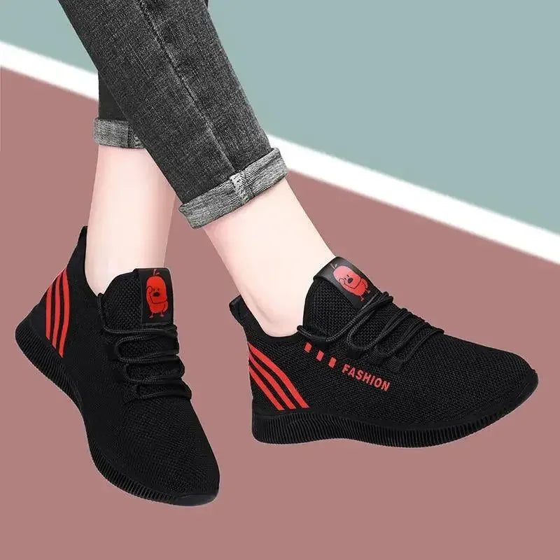 Femmes chaussures de Tennis 2025 printemps nouvelle mouche tissage vieux pékin tissu chaussures petite marguerite femmes chaussures de sport décontractées chaussures de marche