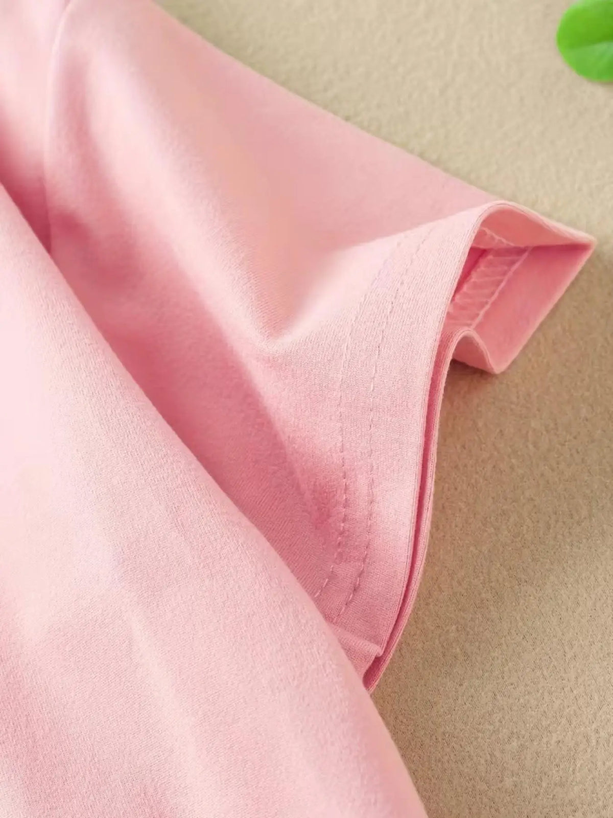 Ensemble à manches courtes pour filles : haut à manches courtes classique + leggings noirs, ensemble deux pièces avec pantalon imprimé à nœuds et haut imprimé, adapté aux enfants de 4 à 12 ans, tenue décontractée p