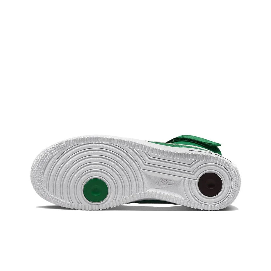 Chaussures de skateboard Nike Air Force 1 pour femme, modèle High Top, vert/blanc