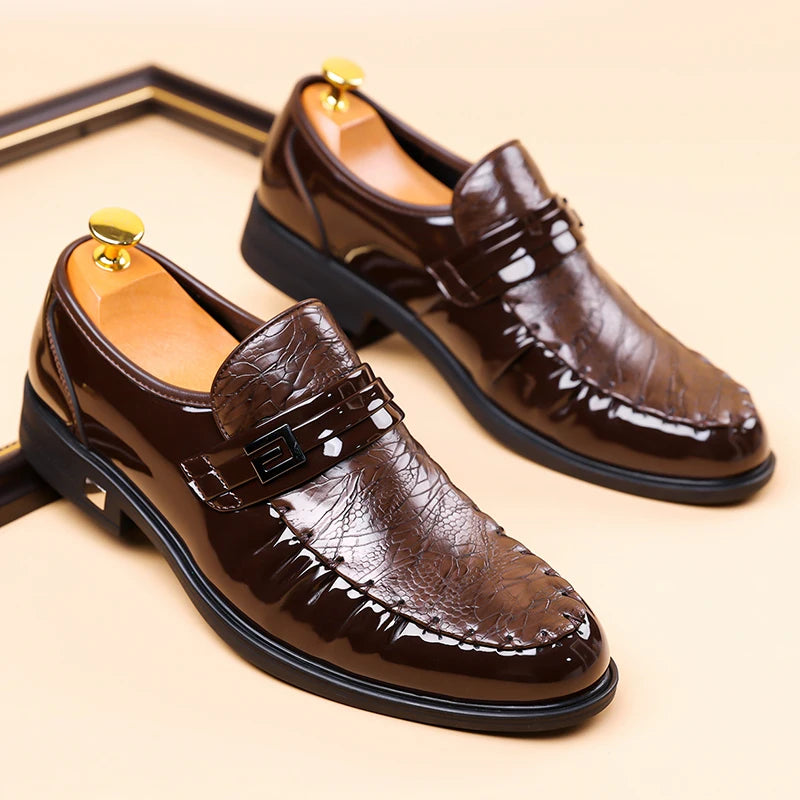Chaussures habillées marron à motif crocodile pour hommes, mocassins en cuir verni à enfiler, chaussures Oxford formelles pour affaires et mariages