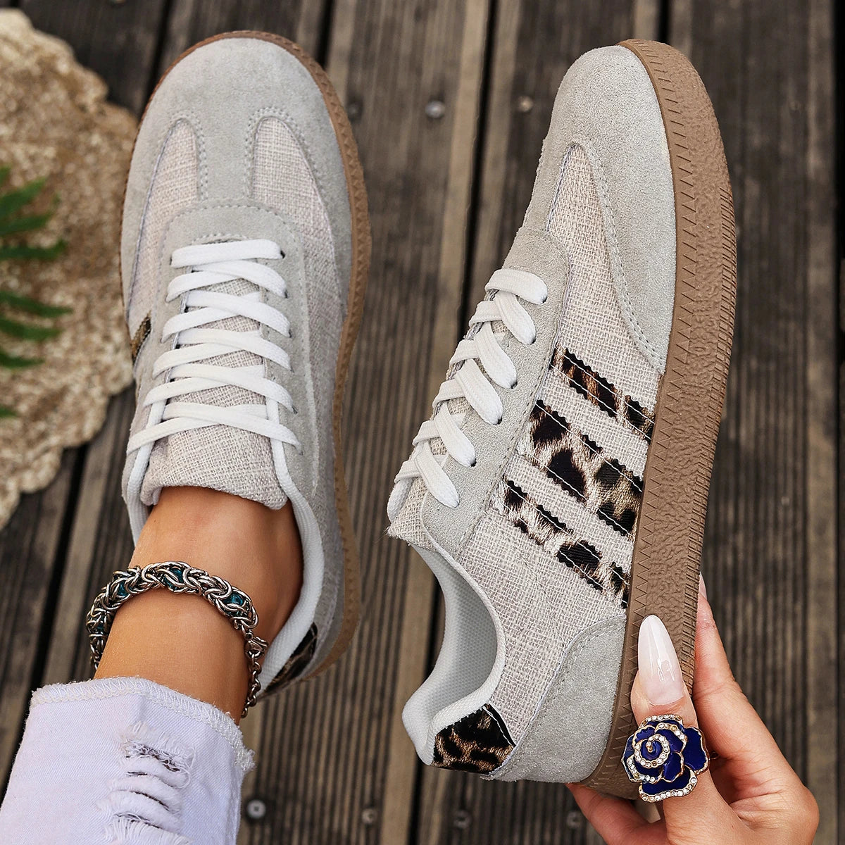 Nouvelles chaussures de sport décontractées imprimées léopard pour l'automne et l'hiver, chaussures simples à lacets antidérapantes à bout rond pour femmes de grande taille 74