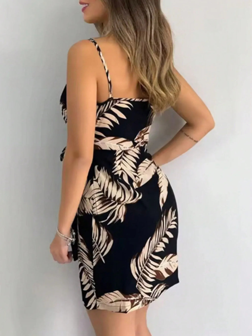 Robe courte à bretelles spaghetti à imprimé floral pour femme, décontractée, avec détail noué sur le devant, coupe confortable, idéale pour les tenues décontractées d'été