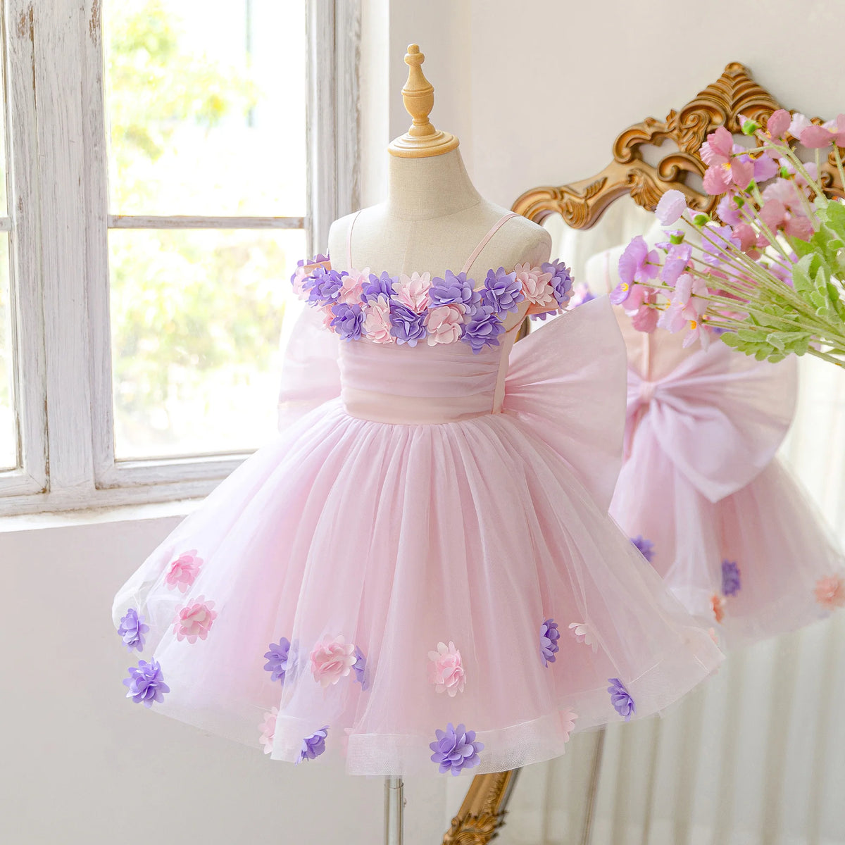 Robe de princesse en tulle fleuri pour filles, idéale pour les mariages et les demoiselles d'honneur