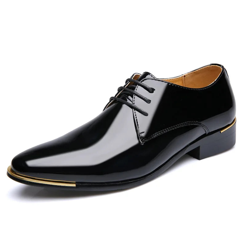 Chaussures habillées pour hommes chaussures en cuir verni nouvelles chaussures de bureau à bout pointu à lacets chaussure de mariage souple noire grande taille chaussure pour hommes d'affaires