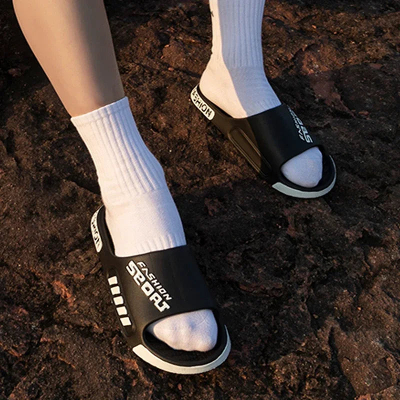 Tongs d'intérieur pour femmes et hommes avec semelles épaisses en caoutchouc pour une utilisation en extérieur, adaptées à un usage domestique et fonction antidérapante Eva