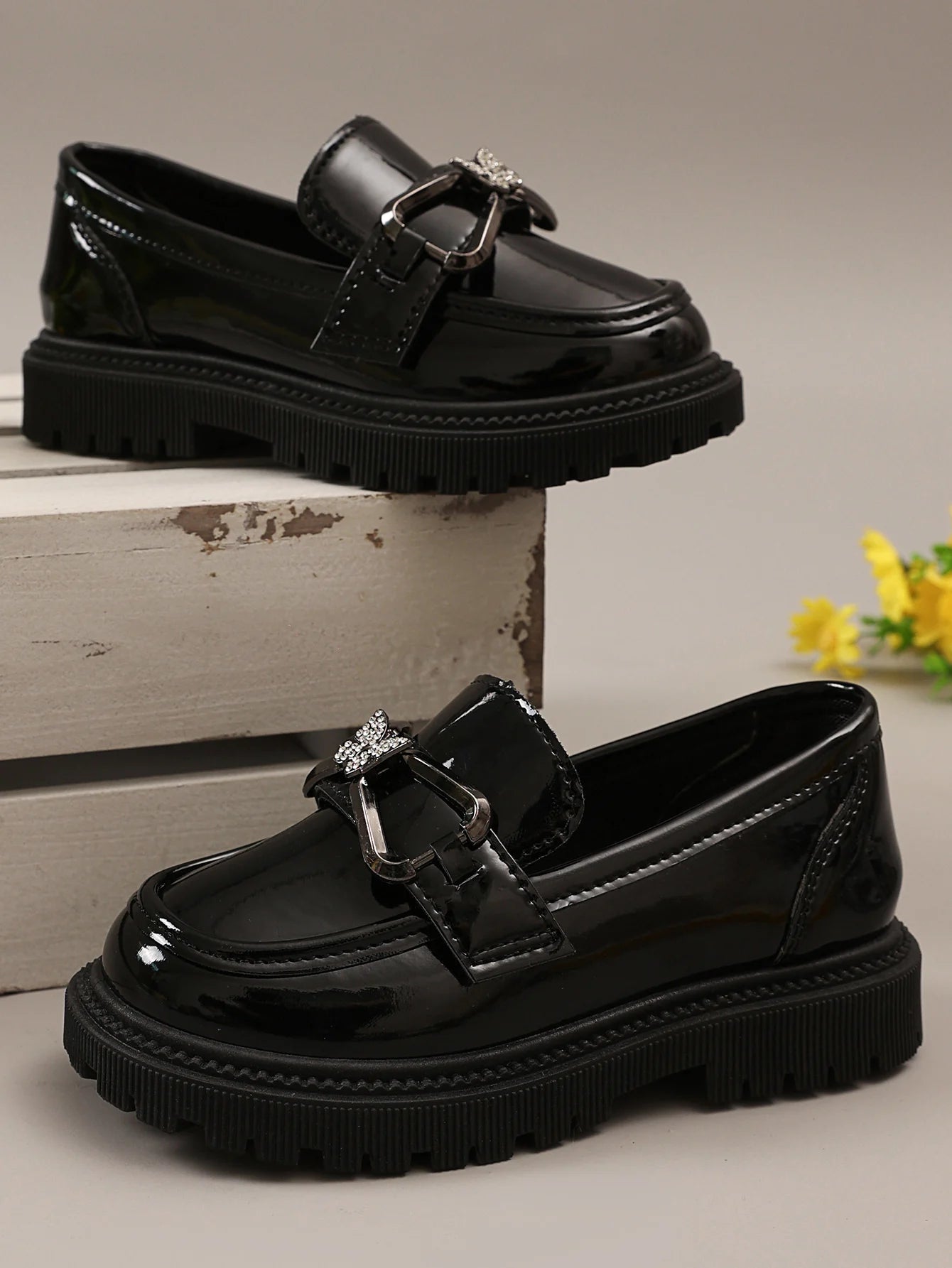 Chaussures en cuir pour enfants, chaussures de princesse papillon brillant, bout rond, à enfiler, mocassins élégants et doux Mary Jane pour filles, automne 2025