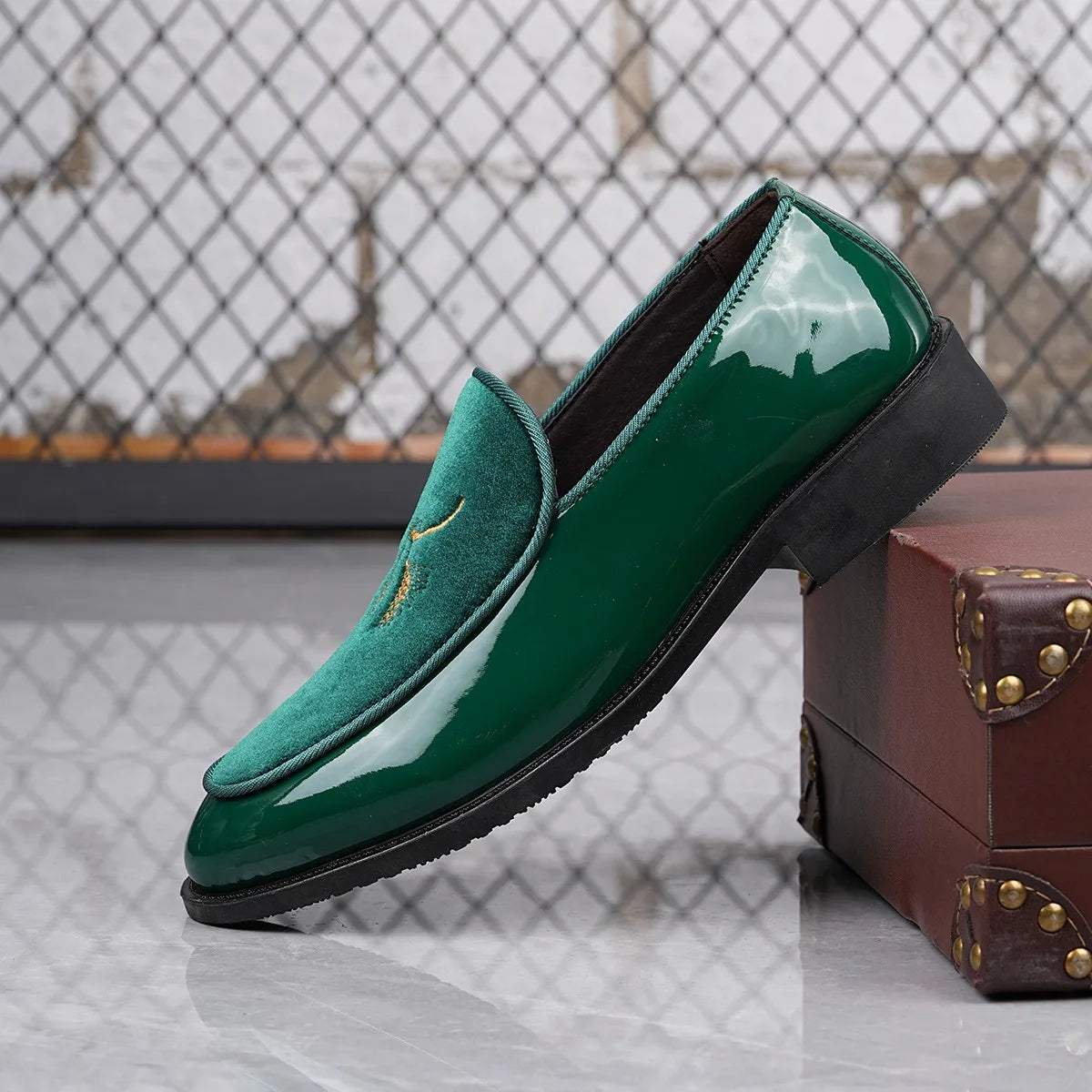 Mocassins formels brodés pour homme, chaussures de créateur pour mariage, chaussures de bureau, mocassins homme, chaussures élégantes pour homme