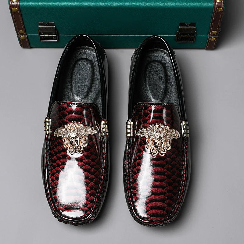 Mocassins de conduite en cuir verni pour hommes, chaussures de bureau italiennes, mocassins à enfiler confortables, chaussures décontractées imprimées pour la salle, la fête, le printemps
