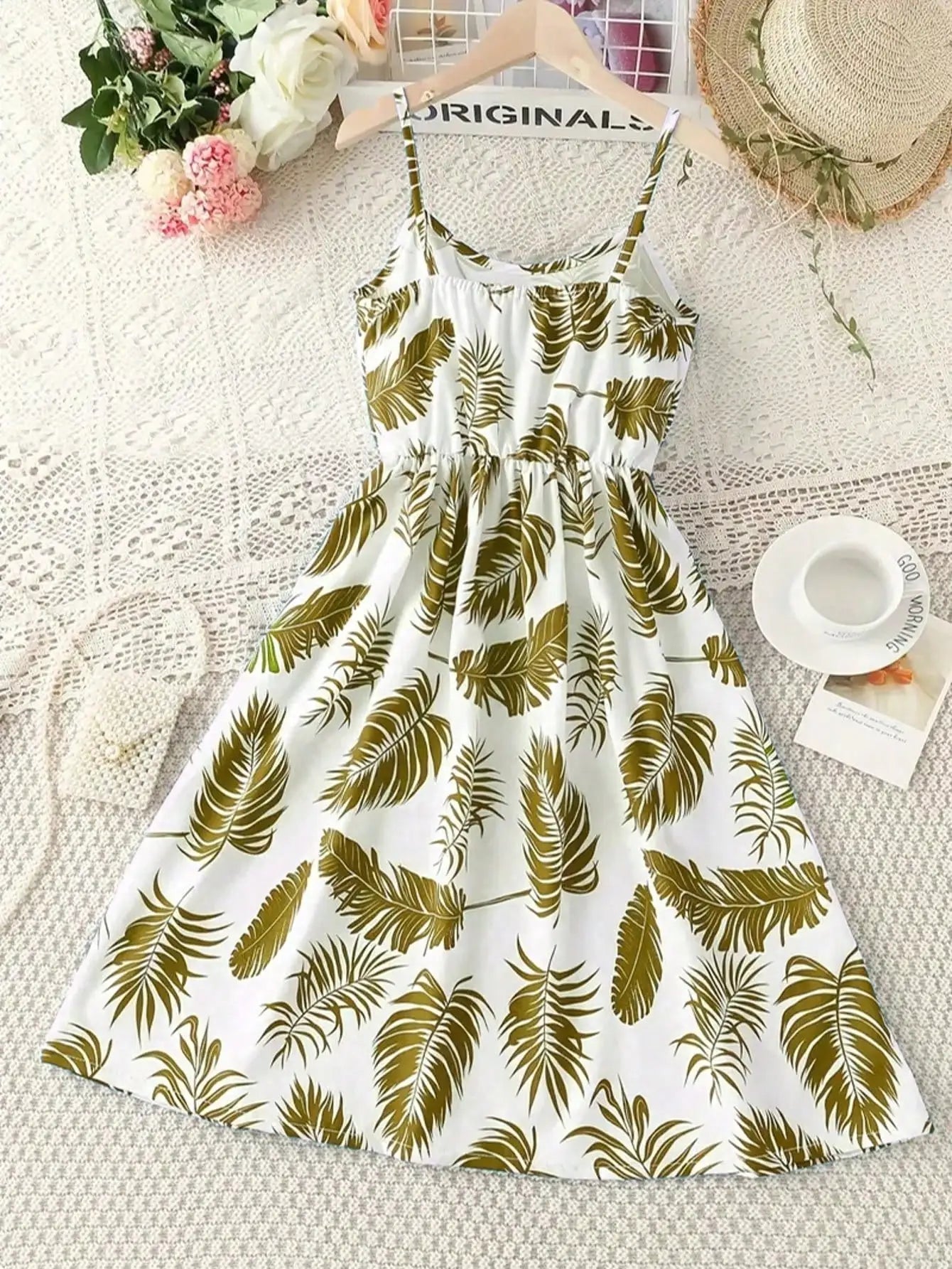 Combinaison d'été sans manches à imprimé feuilles pour fille - Mélange de polyester extensible décontracté, design épaules dénudées, longueur genou, jupe de plage