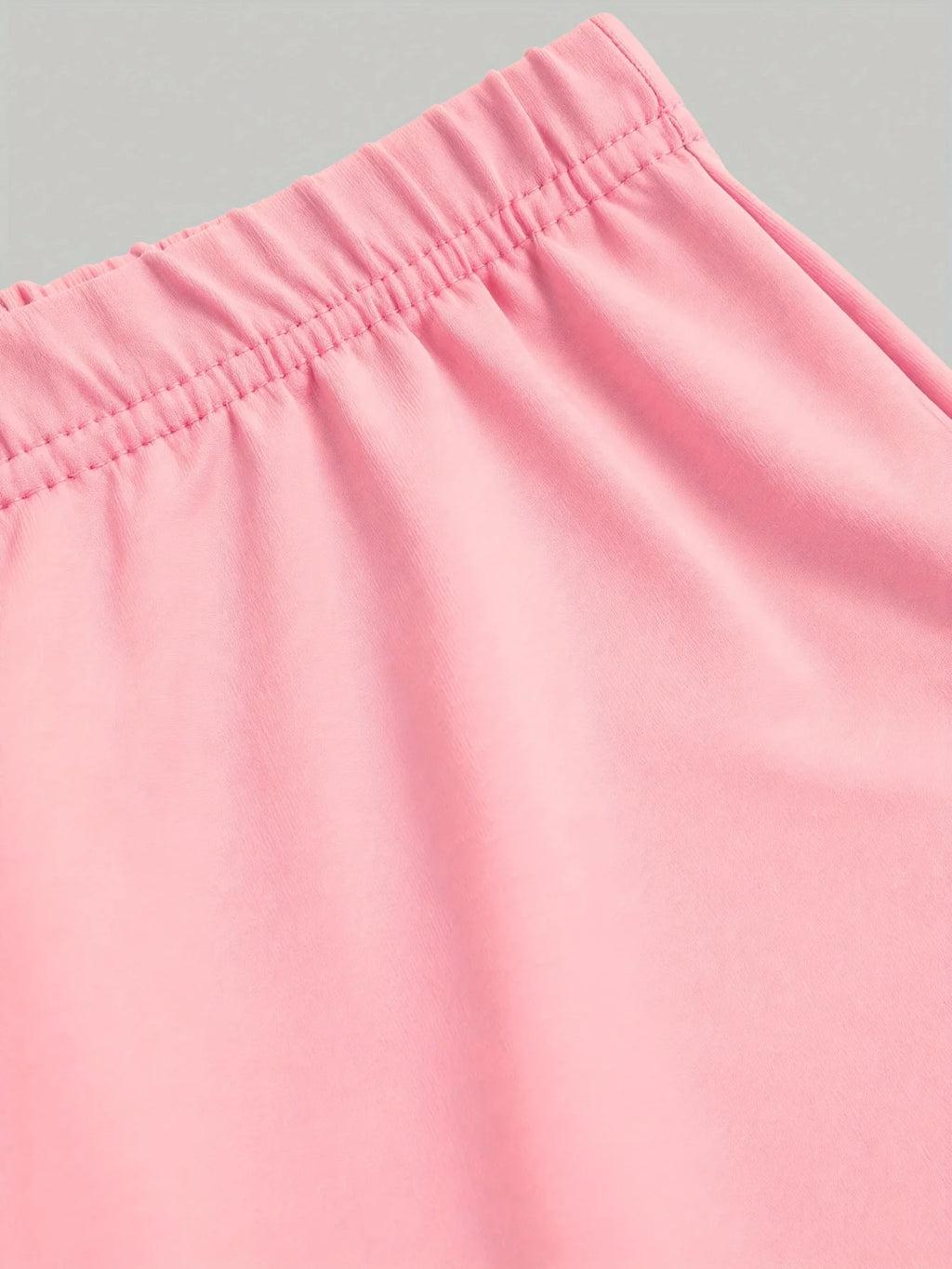 Costume à nœud imprimé léopard doux et cool pour filles âgés de 4 à 12 ans, haut blanc à manches courtes avec grand nœud imprimé léopard rose associé à un pantalon à cloche rose, décontracté et respirant pour