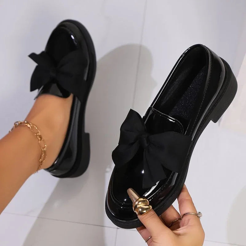Mocassins à enfiler avec nœud papillon pour femmes, chaussures d'été en cuir verni de couleur unie, confortables, semelle souple, mocassins à plateforme, 2025
