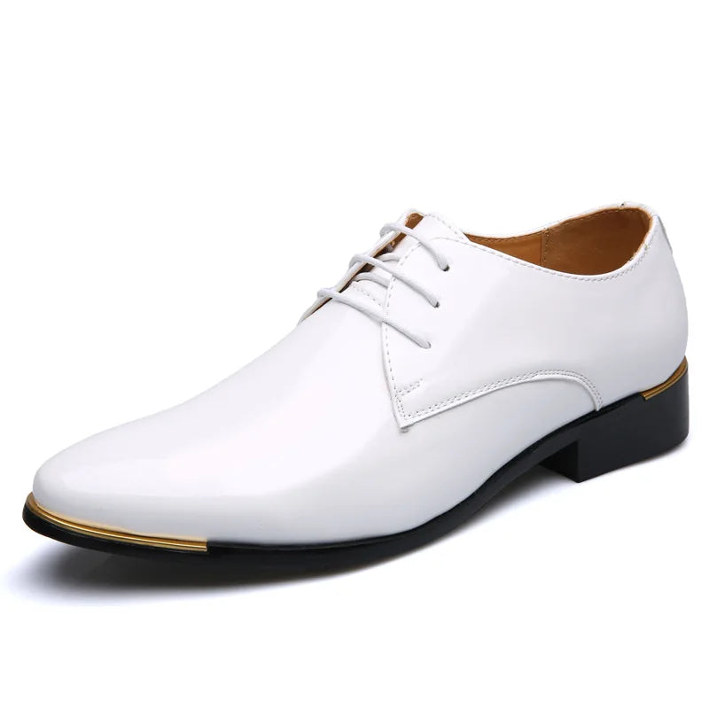 Chaussures habillées pour hommes chaussures en cuir verni nouvelles chaussures de bureau à bout pointu à lacets chaussure de mariage souple noire grande taille chaussure pour hommes d'affaires