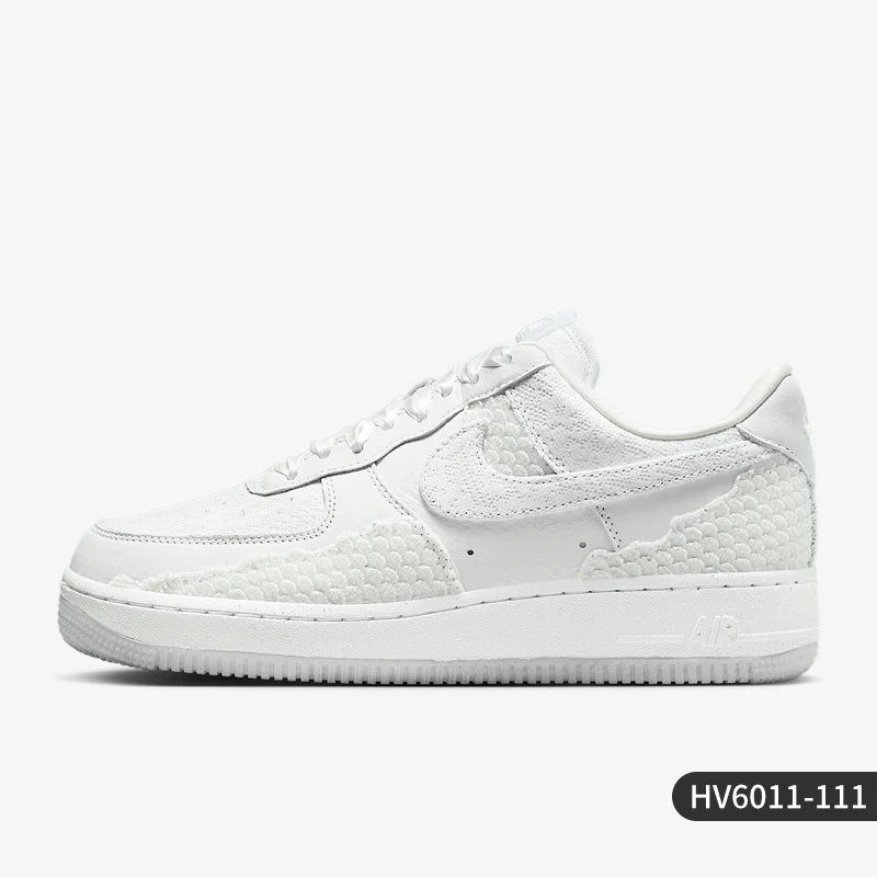 Nike Authentique Air Force 1 AF1 Baskets classiques à semelle épaisse pour femme HV6011-111