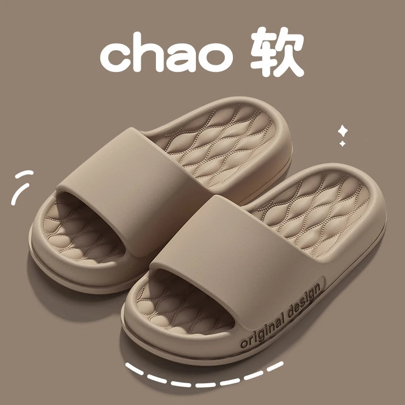 Pantoufles d'été tendance pour hommes, nouvelles sandales nuage à semelle souple et antidérapante pour la maison, la plage, l'intérieur et l'extérieur