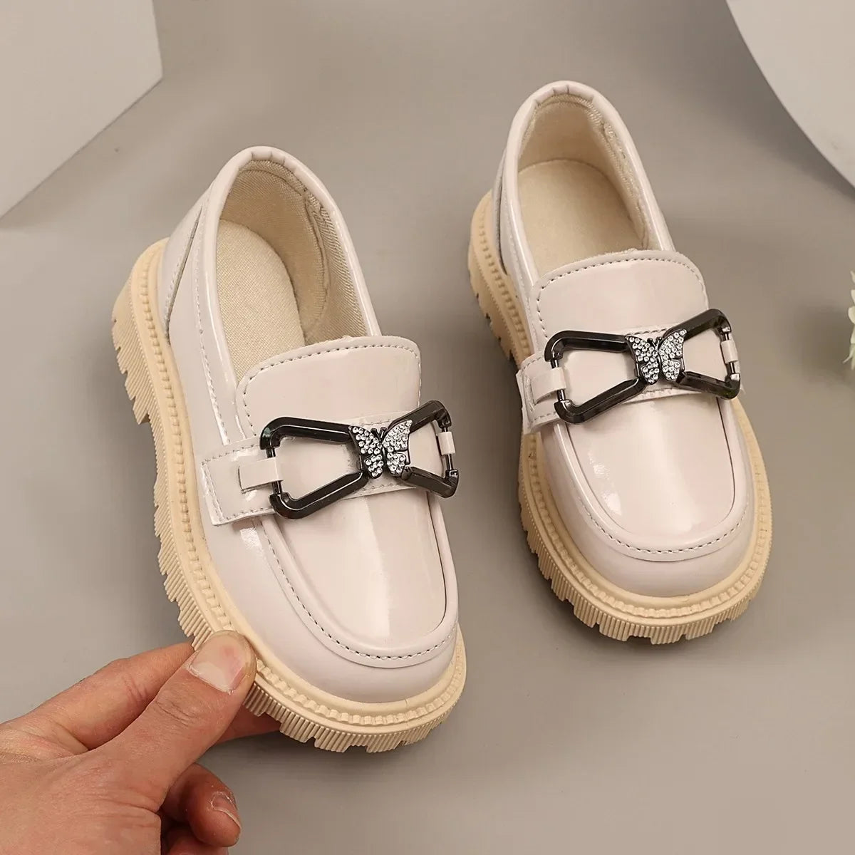 Chaussures en cuir pour enfants, chaussures de princesse papillon brillant, bout rond, à enfiler, mocassins élégants et doux Mary Jane pour filles, automne 2025