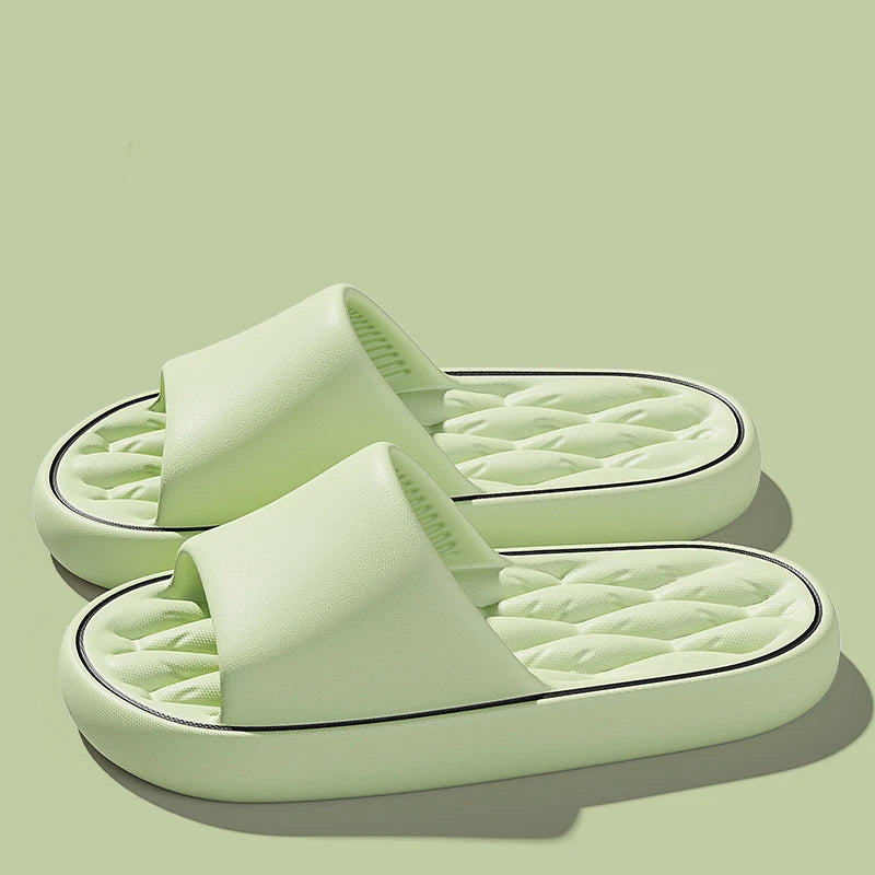 Pantoufles d'été de grande taille pour hommes, sandales légères pour la maison et la salle de bain, antidérapantes, semelle souple en EVA, chaussures de plage pour couple