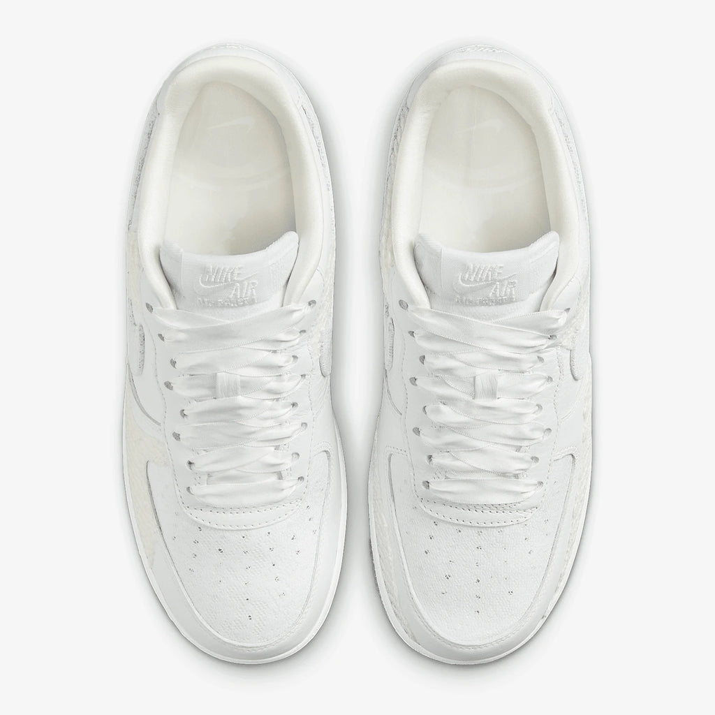 Nike Authentique Air Force 1 AF1 Baskets classiques à semelle épaisse pour femme HV6011-111