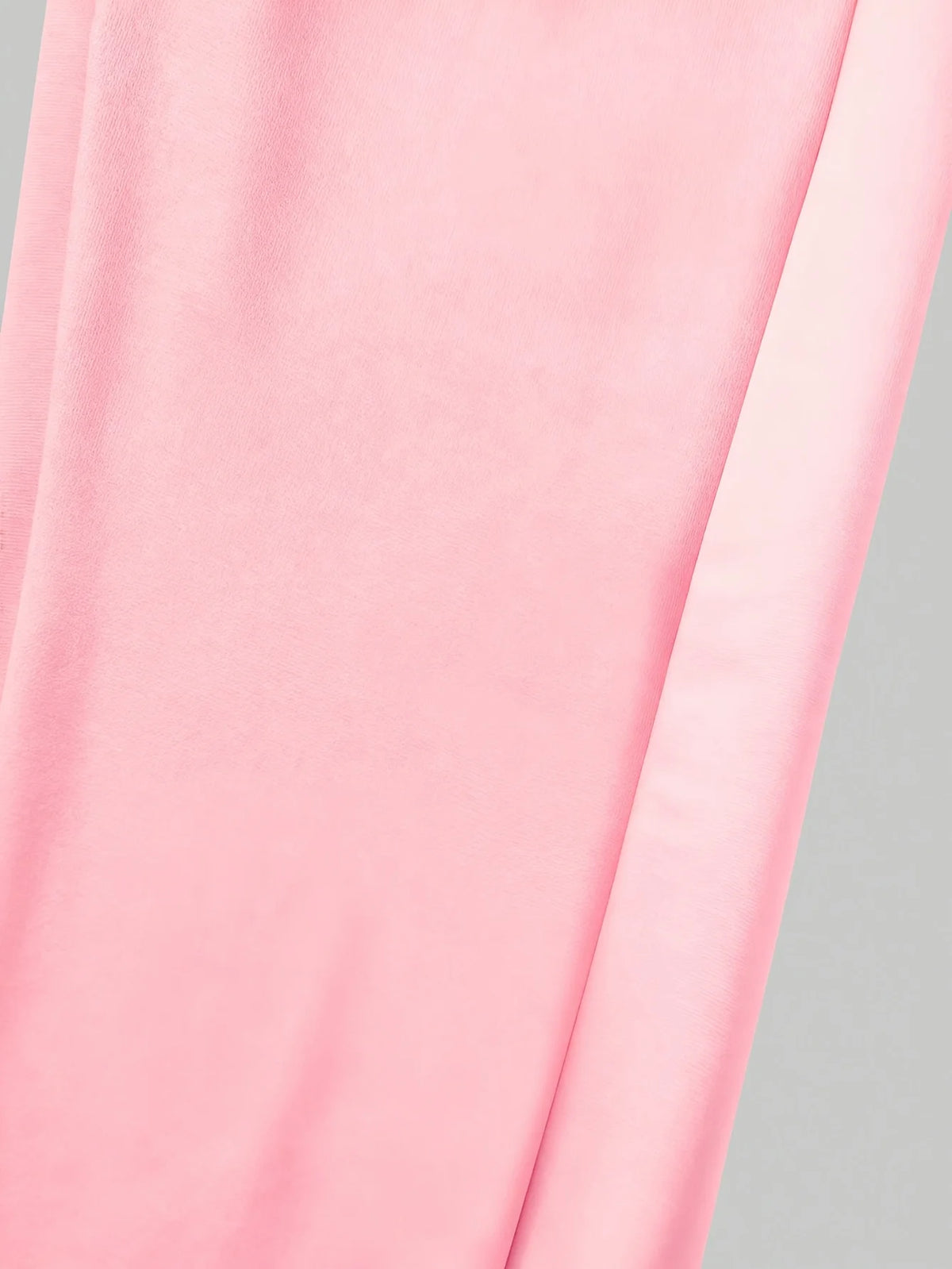 Costume à nœud imprimé léopard doux et cool pour filles âgés de 4 à 12 ans, haut blanc à manches courtes avec grand nœud imprimé léopard rose associé à un pantalon à cloche rose, décontracté et respirant pour