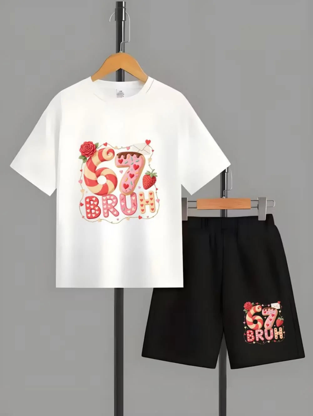 Ensemble 2 pièces pour enfants : T-shirt à manches courtes et short imprimé chiffres 6 et 7, style 'Brainrot' italien amusant, pour garçons