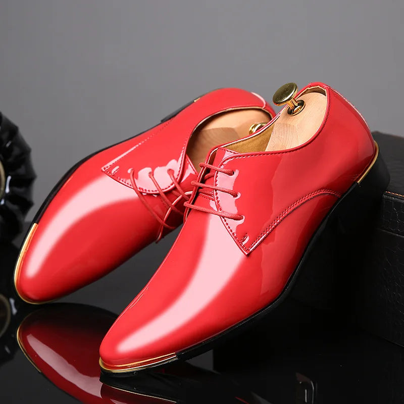 Chaussures habillées pour hommes chaussures en cuir verni nouvelles chaussures de bureau à bout pointu à lacets chaussure de mariage souple noire grande taille chaussure pour hommes d'affaires