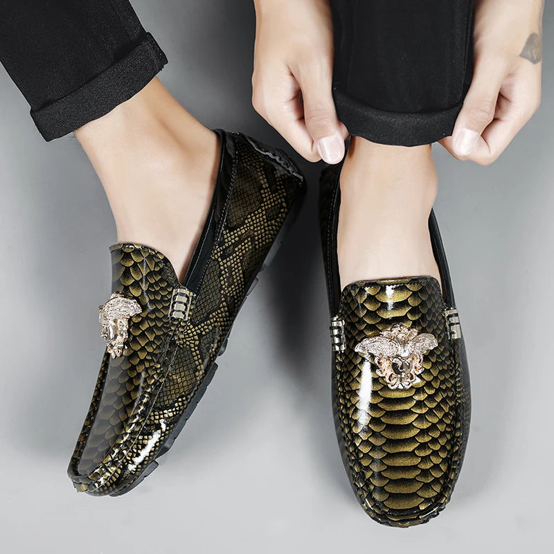 Mocassins de conduite en cuir verni pour hommes, chaussures de bureau italiennes, mocassins à enfiler confortables, chaussures décontractées imprimées pour la salle, la fête, le printemps