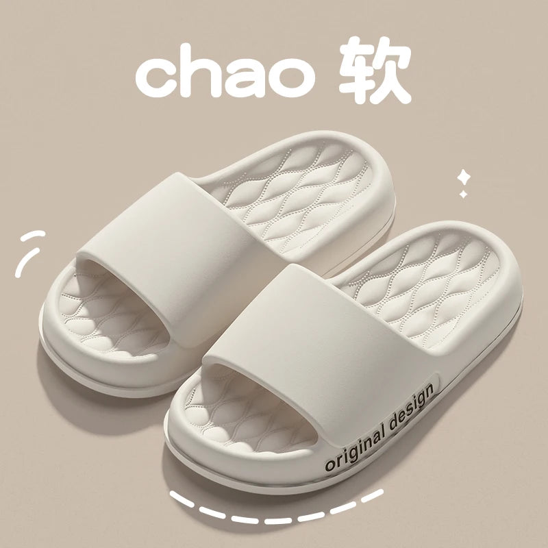 Pantoufles d'été tendance pour hommes, nouvelles sandales nuage à semelle souple et antidérapante pour la maison, la plage, l'intérieur et l'extérieur