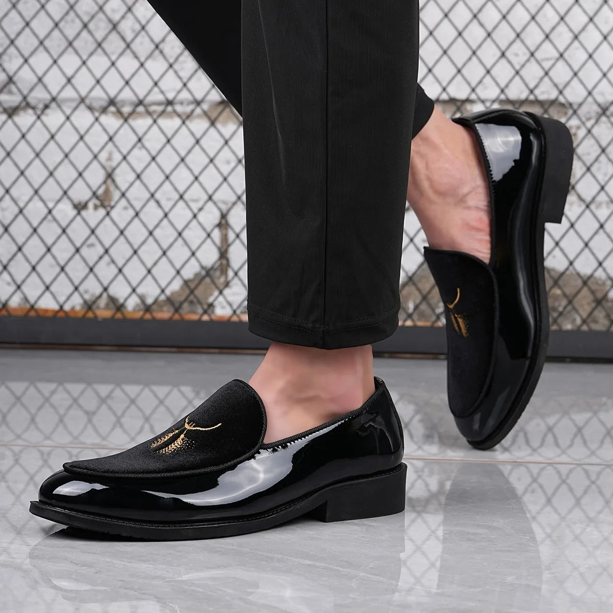Mocassins formels brodés pour homme, chaussures de créateur pour mariage, chaussures de bureau, mocassins homme, chaussures élégantes pour homme