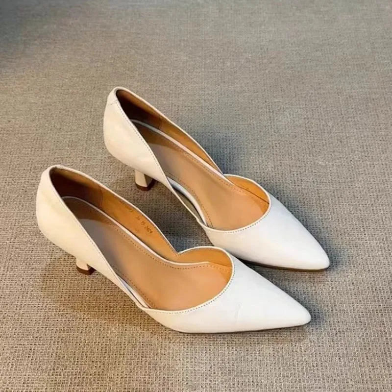 Chaussures simples à bout pointu pour femmes, ajouré, bouche peu profonde, polyvalentes, à enfiler, tempérament rétro, talons hauts, nouvelle collection 2025