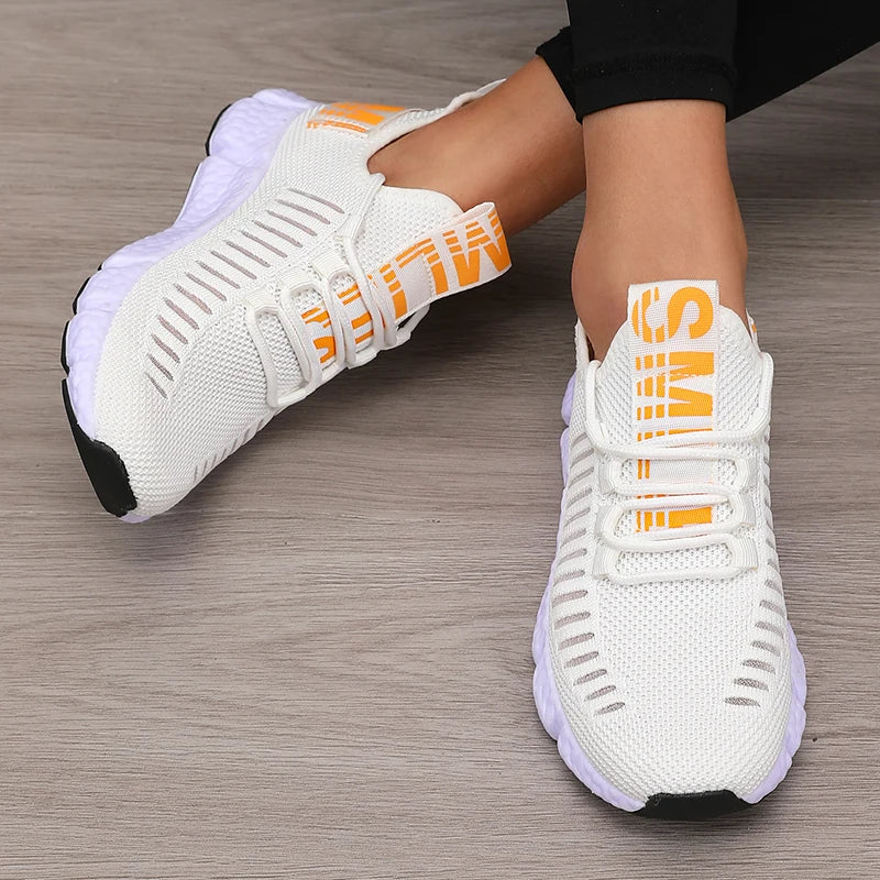 Chaussures de sport pour femmes maille légère semelle souple sangle de Jogging respirant mode sport marche décontracté Tennis chaussures plates pour hommes