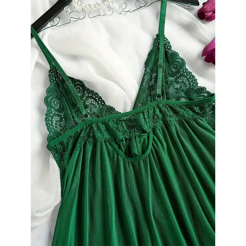 Ensemble de lingerie féminine S-2XL en dentelle, comprenant une nuisette à bretelles spaghetti et col en V, des culottes transparentes et un kit de pyjama intime