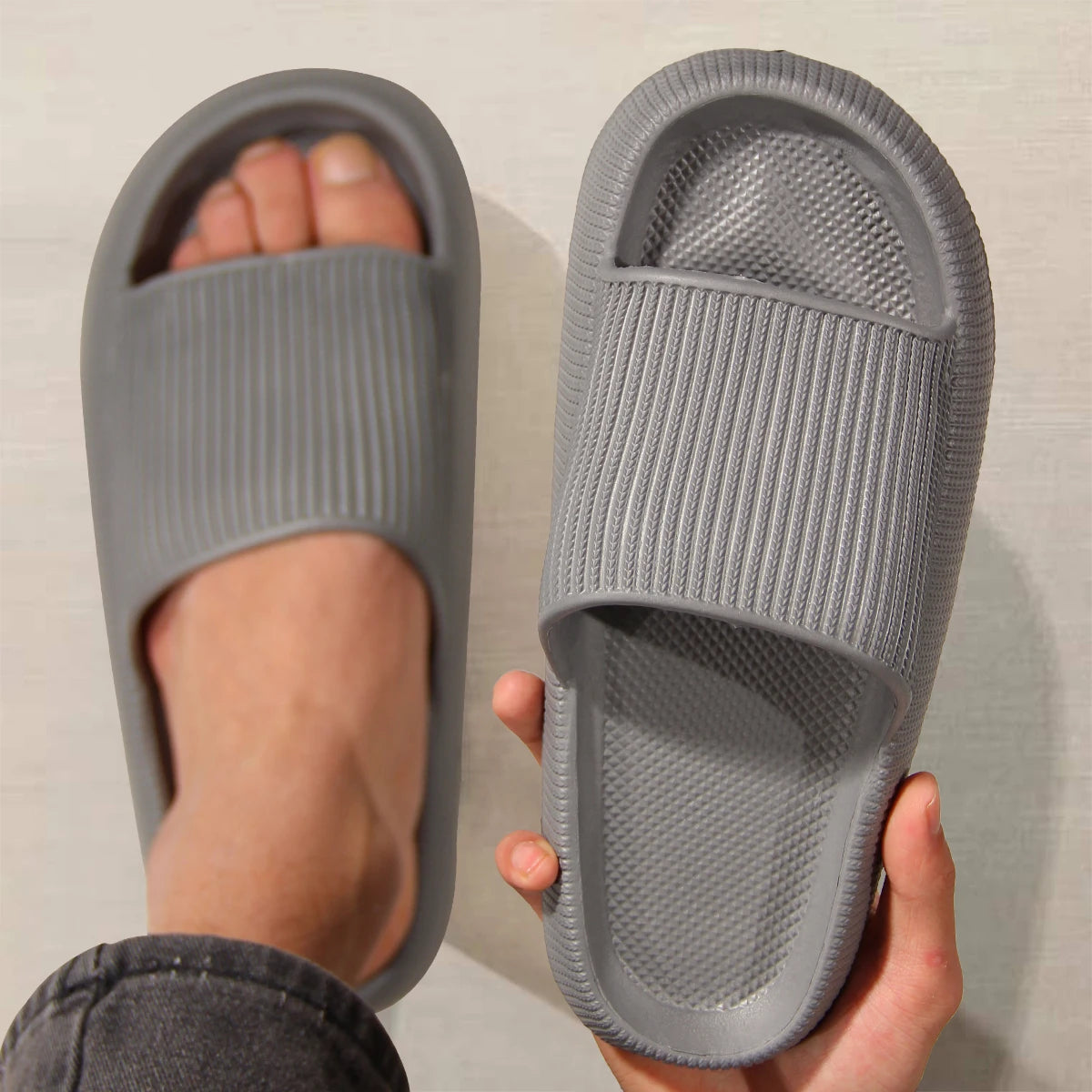 Pantoufles Step on the Sense of Shit, vêtements d'été pour la maison, chaussures antidérapantes à semelles souples, pantoufles simples Eva pour hommes