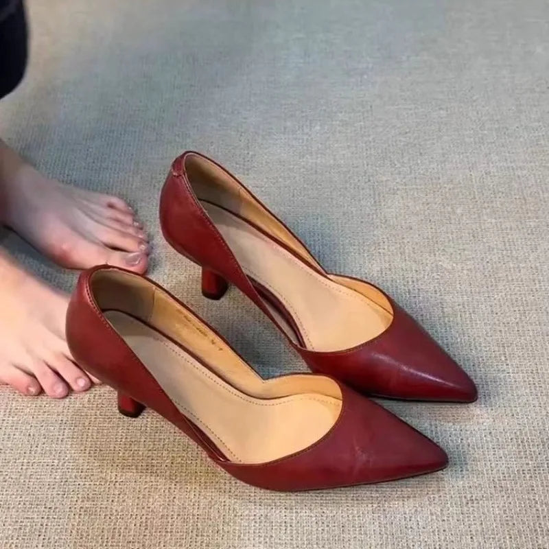 Chaussures simples à bout pointu pour femmes, ajouré, bouche peu profonde, polyvalentes, à enfiler, tempérament rétro, talons hauts, nouvelle collection 2025