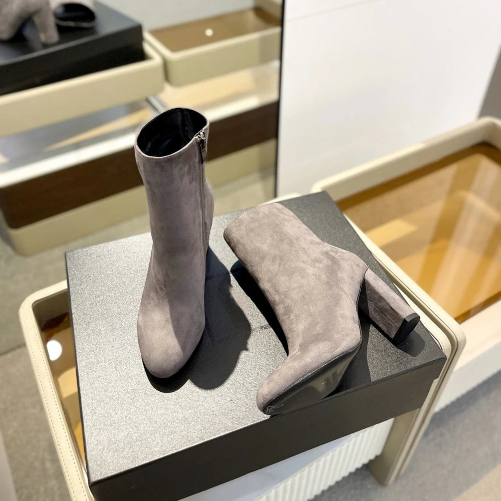 Nouvelles bottes de luxe 2026 pour femme, modèle haut de gamme, à bout rond doux, talon bas, style chevalier, bottes longues