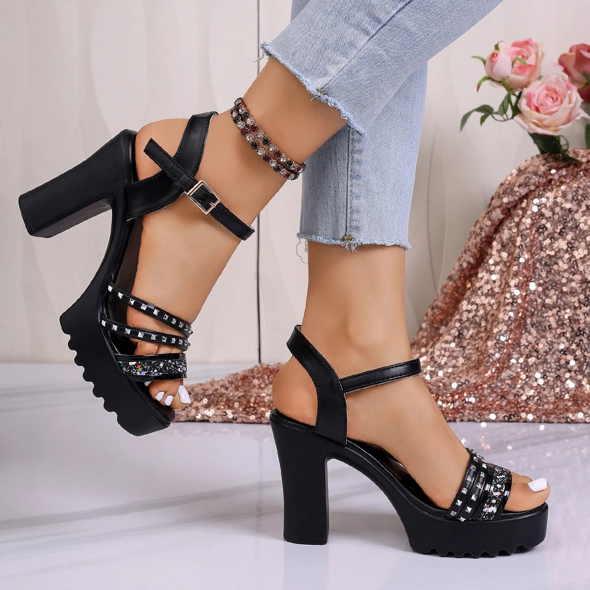 Sandales compensées vintage à rivets pour femme, collection été 2026, talons hauts, plateforme, grande taille 43, avec boucle de cheville, chaussures de plage