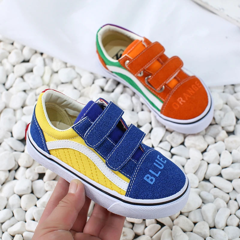 2125 OPOEE Nouvelles chaussures en toile colorées pour enfants, printemps et automne, chaussures de skate pour garçons et filles, version coréenne, respirantes