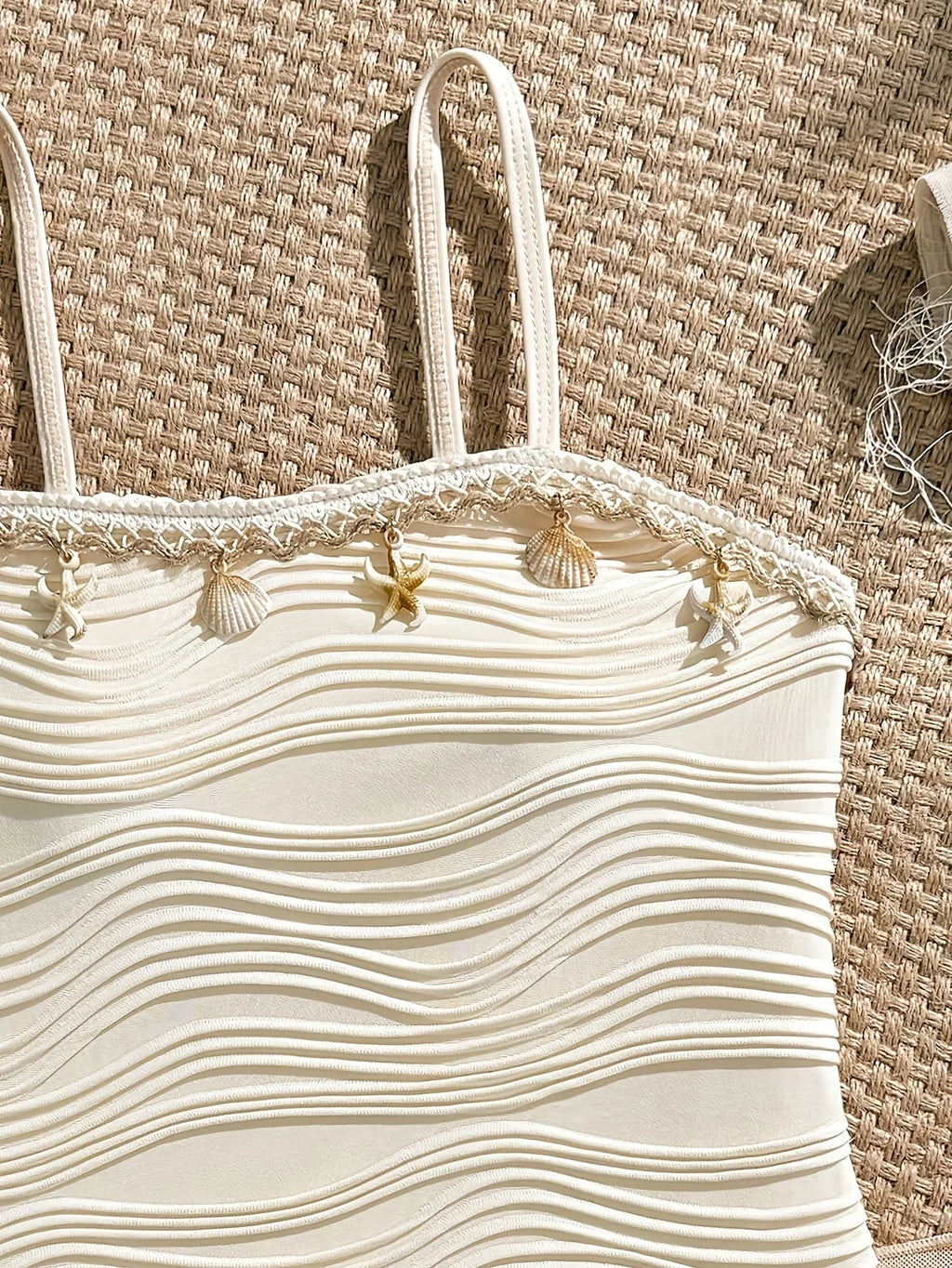 Ensemble 2 pièces pour filles, maillot de bain une pièce texturé ondulé avec décor coquillages et étoiles de mer et paréo de plage transparent