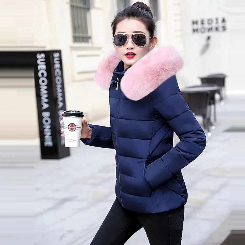 Manteau d'automne pour femme, veste courte à capuche, parka chaude 2026, grande fourrure, doudoune matelassée pour femme, grande taille