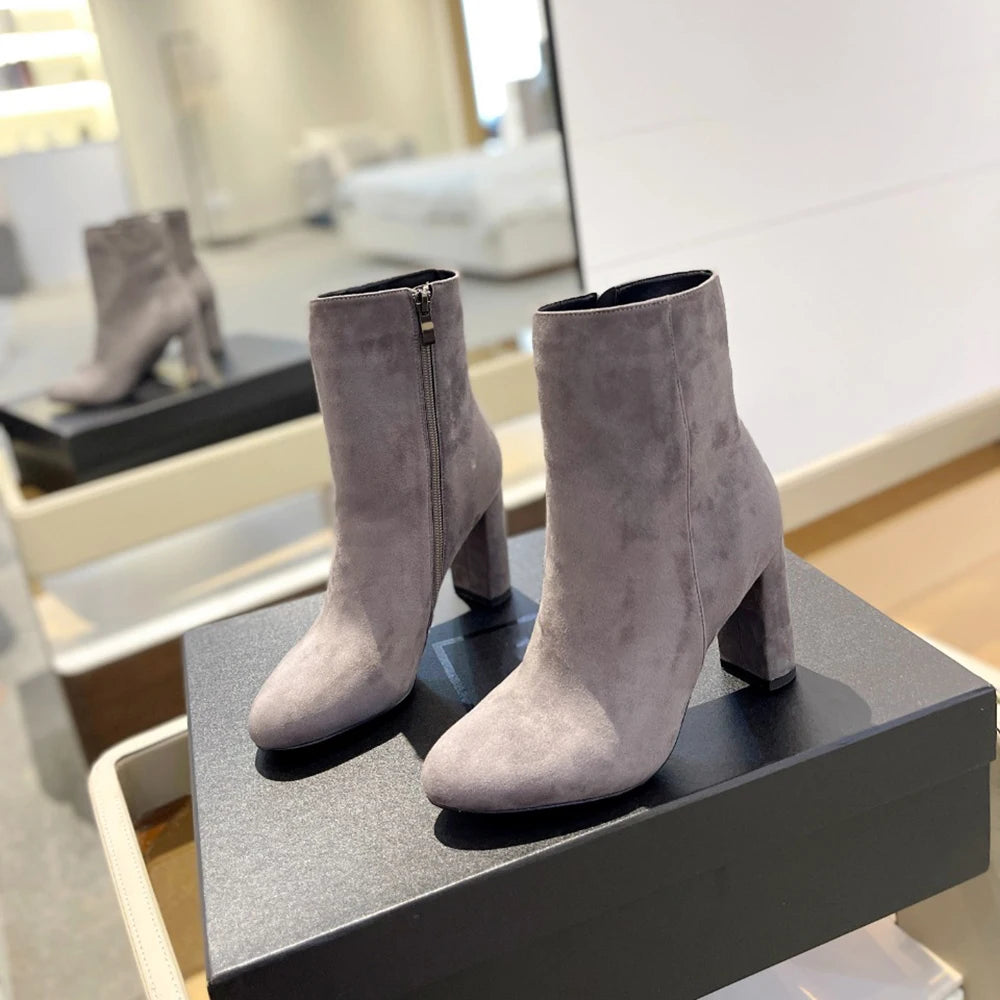 Nouvelles bottes de luxe 2026 pour femme, modèle haut de gamme, à bout rond doux, talon bas, style chevalier, bottes longues