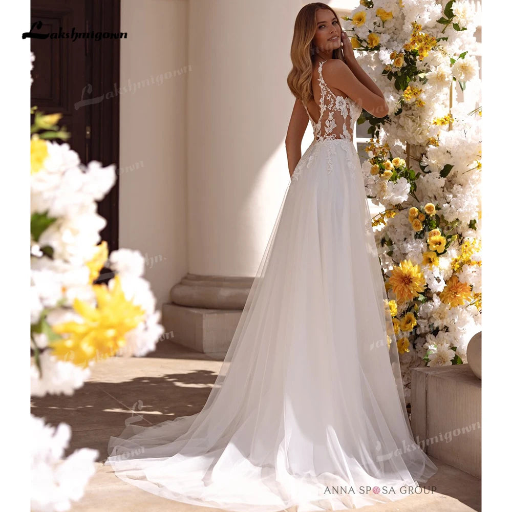 Robe de mariée romantique en tulle, coupe trapèze, avec bretelles spaghetti en dentelle et appliques en dentelle, personnalisable